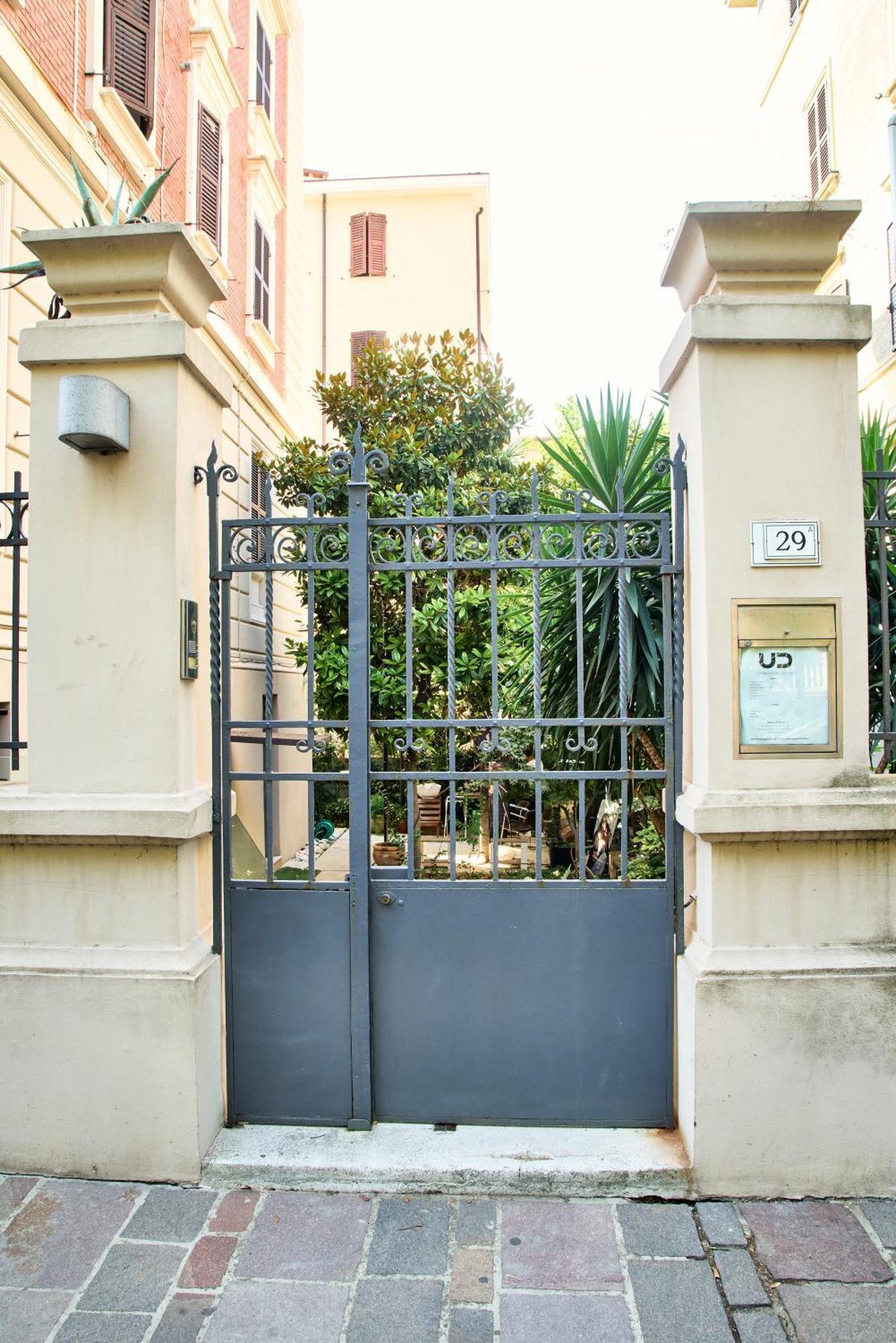 Ferienwohnung Dormi Da Noi Ancona Exterior foto